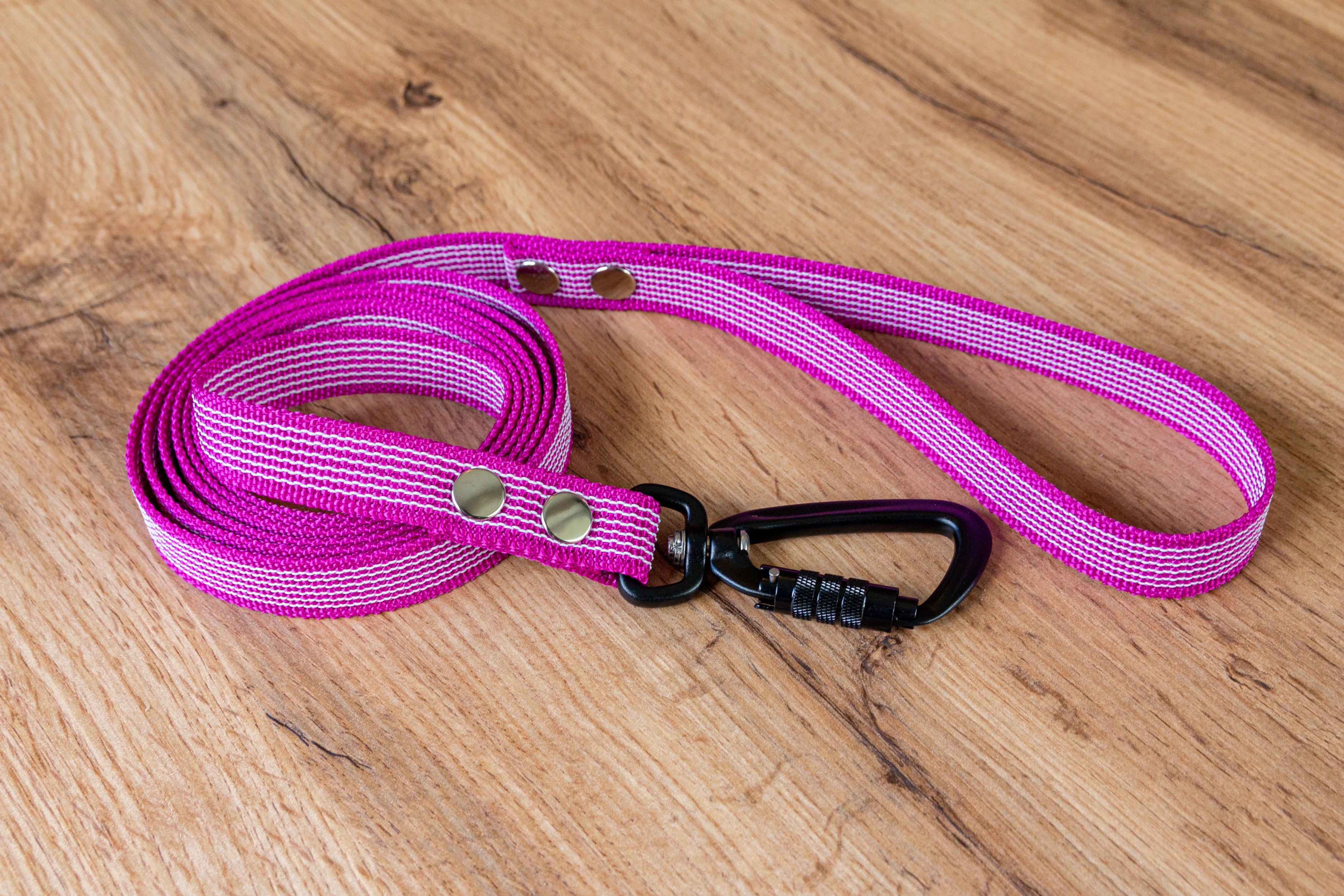 Pink Non slip Dog Leash with Twist Lock carabiner 20 mm 1 meter 3.3ft Brass Black