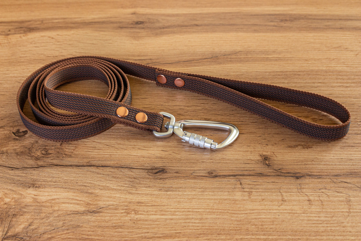 Brown Non-slip Dog Leash with Twist-Lock carabiner, 20 mm