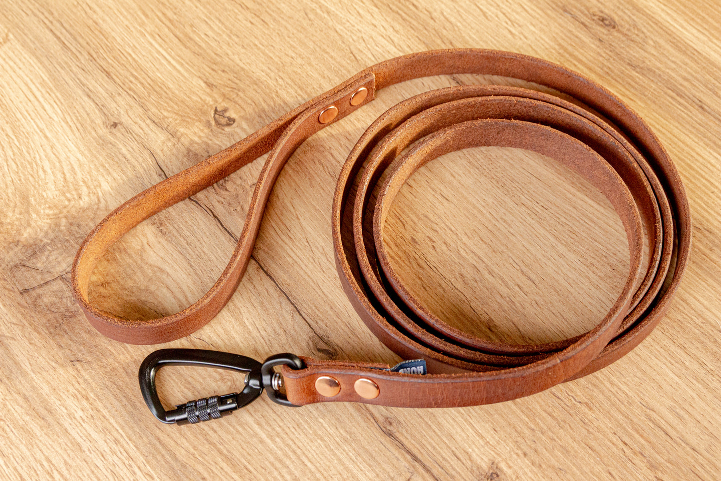 Light Brown Leather Dog Leash with Twist-Lock carabiner, 20 mm